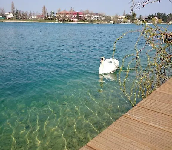 Topsenec-lakeside * Senec